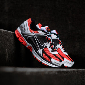 NIKE ZOOM VOMERO 5 SE - BRIGHT CRIMSON/BLACK