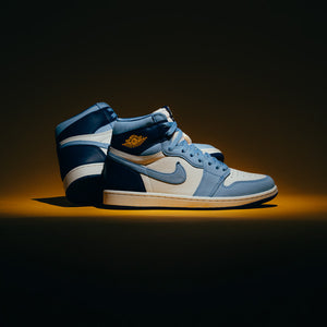 WOMEN'S AIR JORDAN 1 RETRO HIGH OG 'FIRST IN FLIGHT' - UNIVERSITY BLUE/UNIVERSITY GOLD