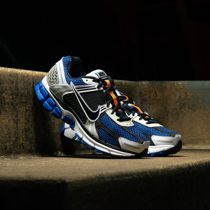 NIKE ZOOM VOMERO 5 SE SP - WHITE/RACER BLUE