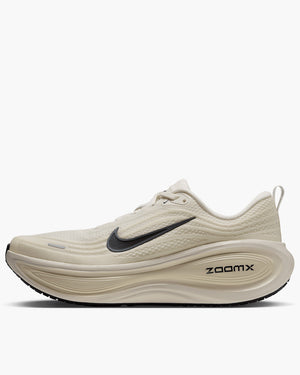 Nike Vomero Plus - Sail/Black
