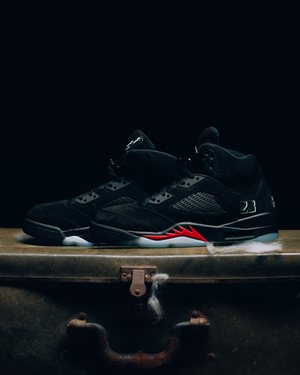 Air Jordan 5 Retro 'Halloween' - Black/Picante Red